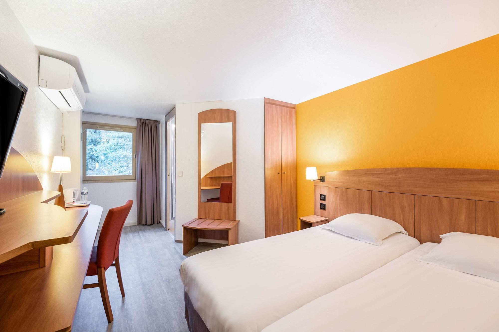 Comfort Hotel Grenoble Meylan Exteriör bild